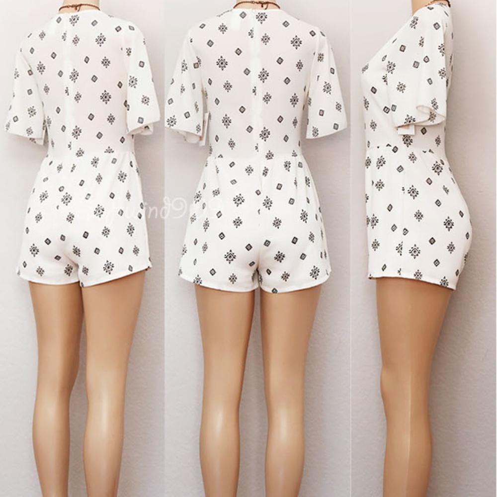 ☝️Last one ☝️Ivory V Neck Flutter Boho CUTE Romper - Picture 6 of 8